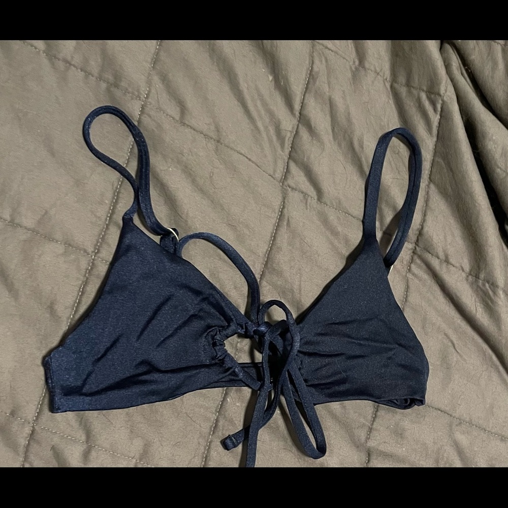 Oneone Swimwear top - Picture 3 of 4